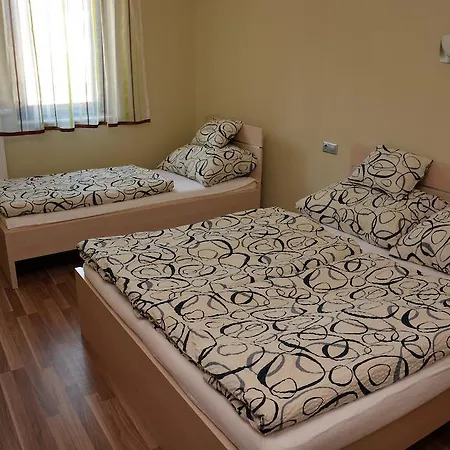Daire Mirzso Apartmanhaz