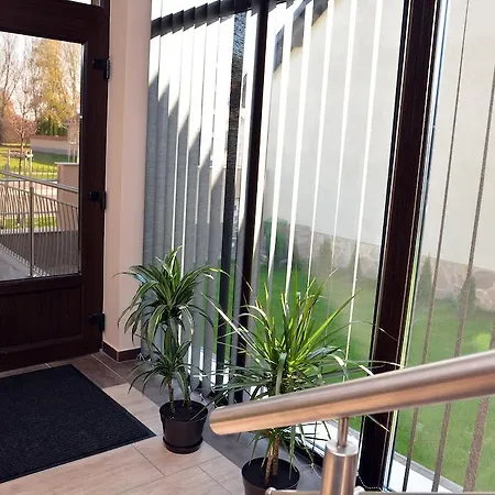 Daire Mirzso Apartmanhaz