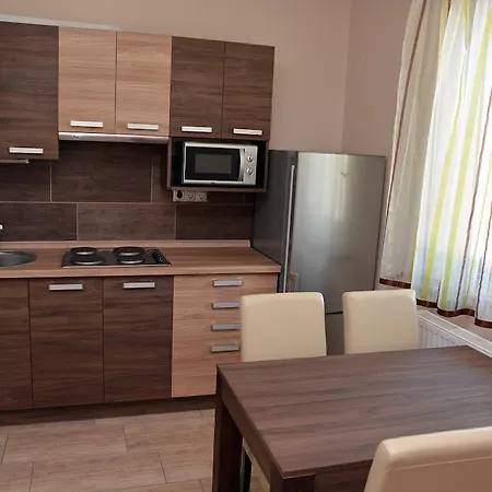 Daire Mirzso Apartmanhaz