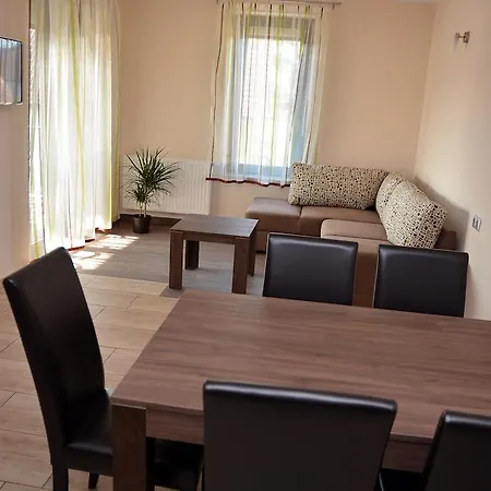 Daire Mirzso Apartmanhaz